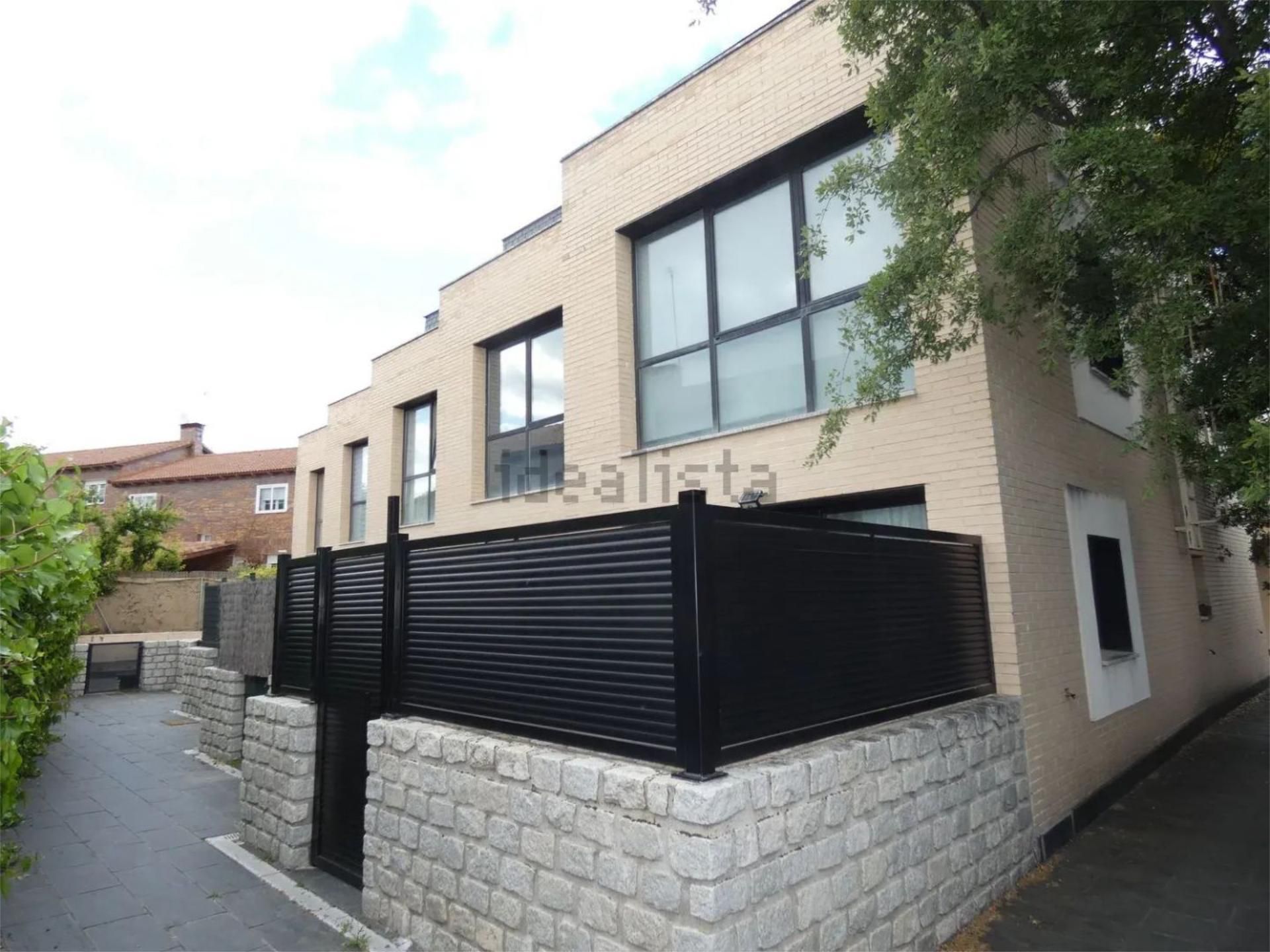 Exterior view of Loft to rent in Valdemorillo  with Air Conditioner, Heating and Community parking