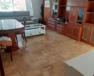 Sala d'estar de Pis de lloguer en  Madrid Capital amb Calefacció, Jardí privat i Parquet