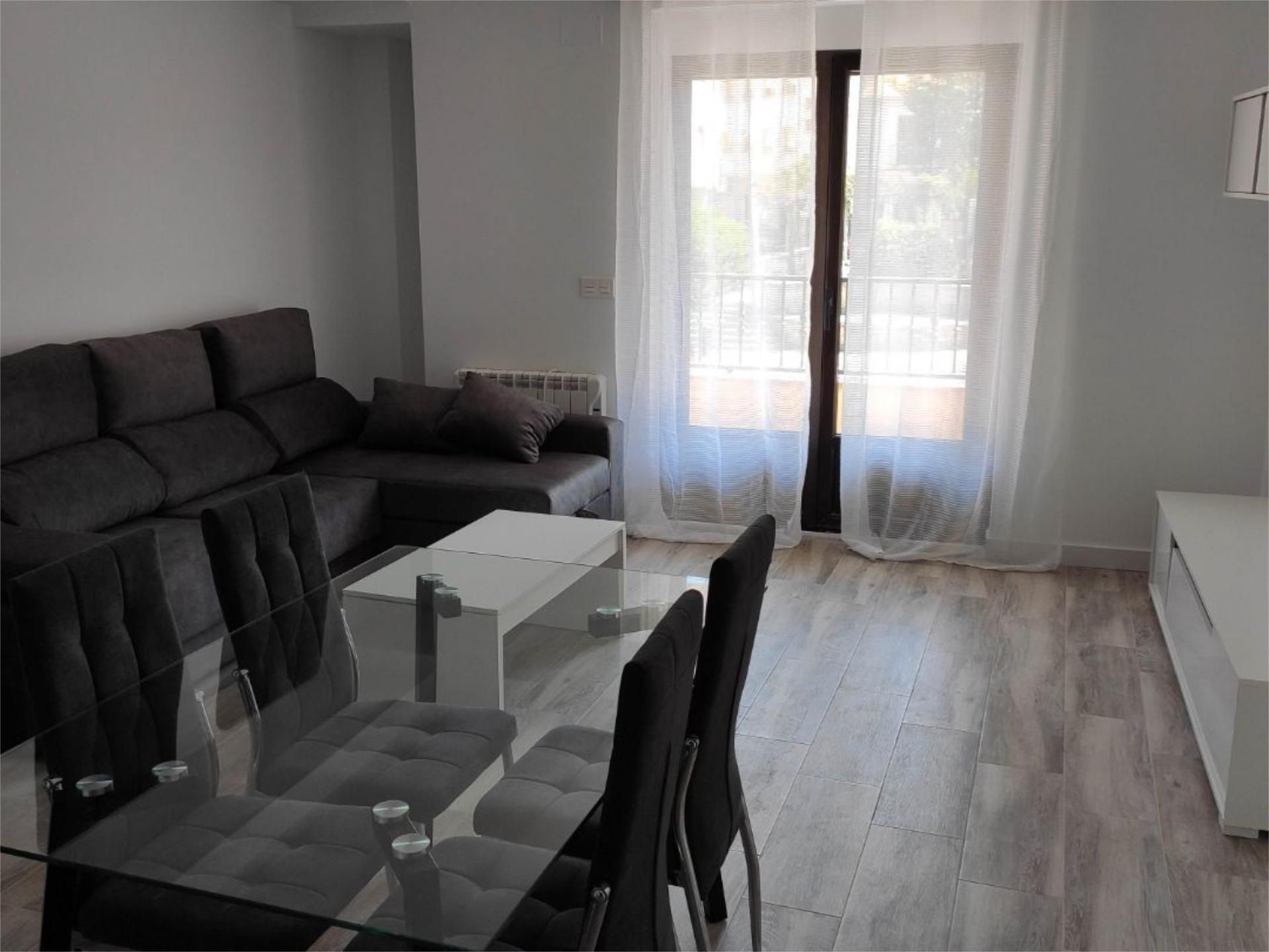 Dormitori de Apartament de lloguer en Guijuelo amb Calefacció, Moblat i Balcó