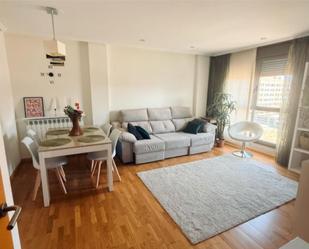 Sala d'estar de Pis en venda en  Logroño amb Calefacció, Traster i Moblat