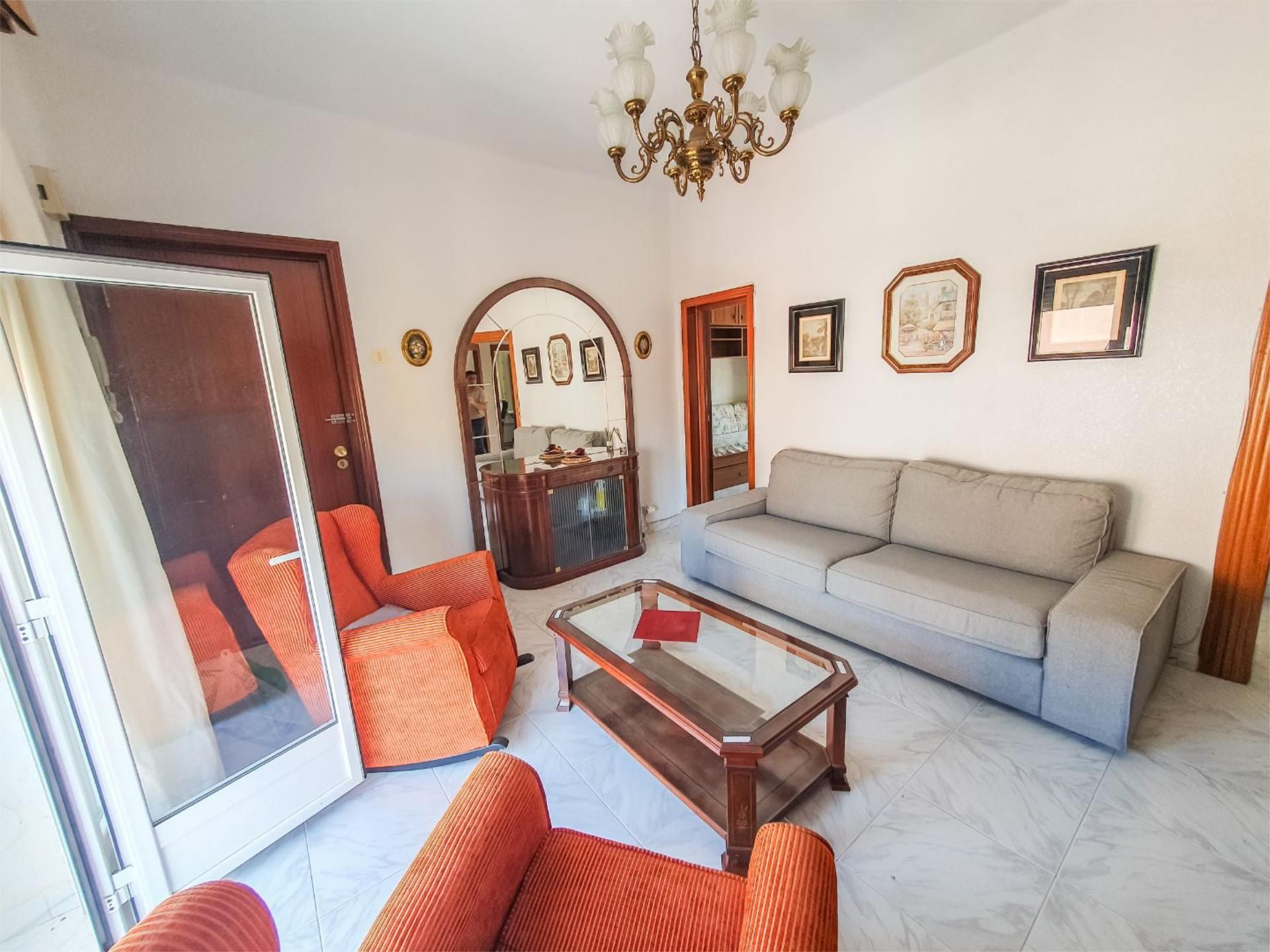 Sala d'estar de Pis en venda en  Almería Capital amb Moblat i Balcó