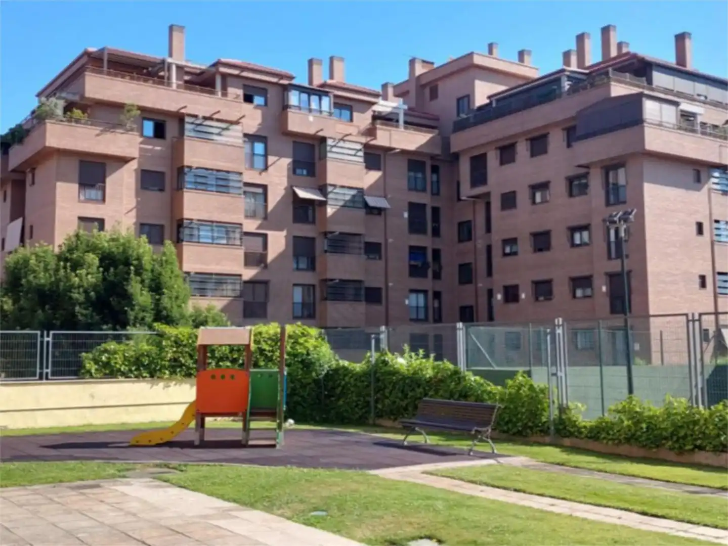 Flat for rent in Calle de Fernando VII, 13, Simancas Exterior view of Flat for rent in Madrid with Air Conditioner, Heating and Private garden