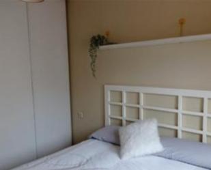 Bedroom of Flat to rent in Santander  with Heating, Parquet flooring and Furnished