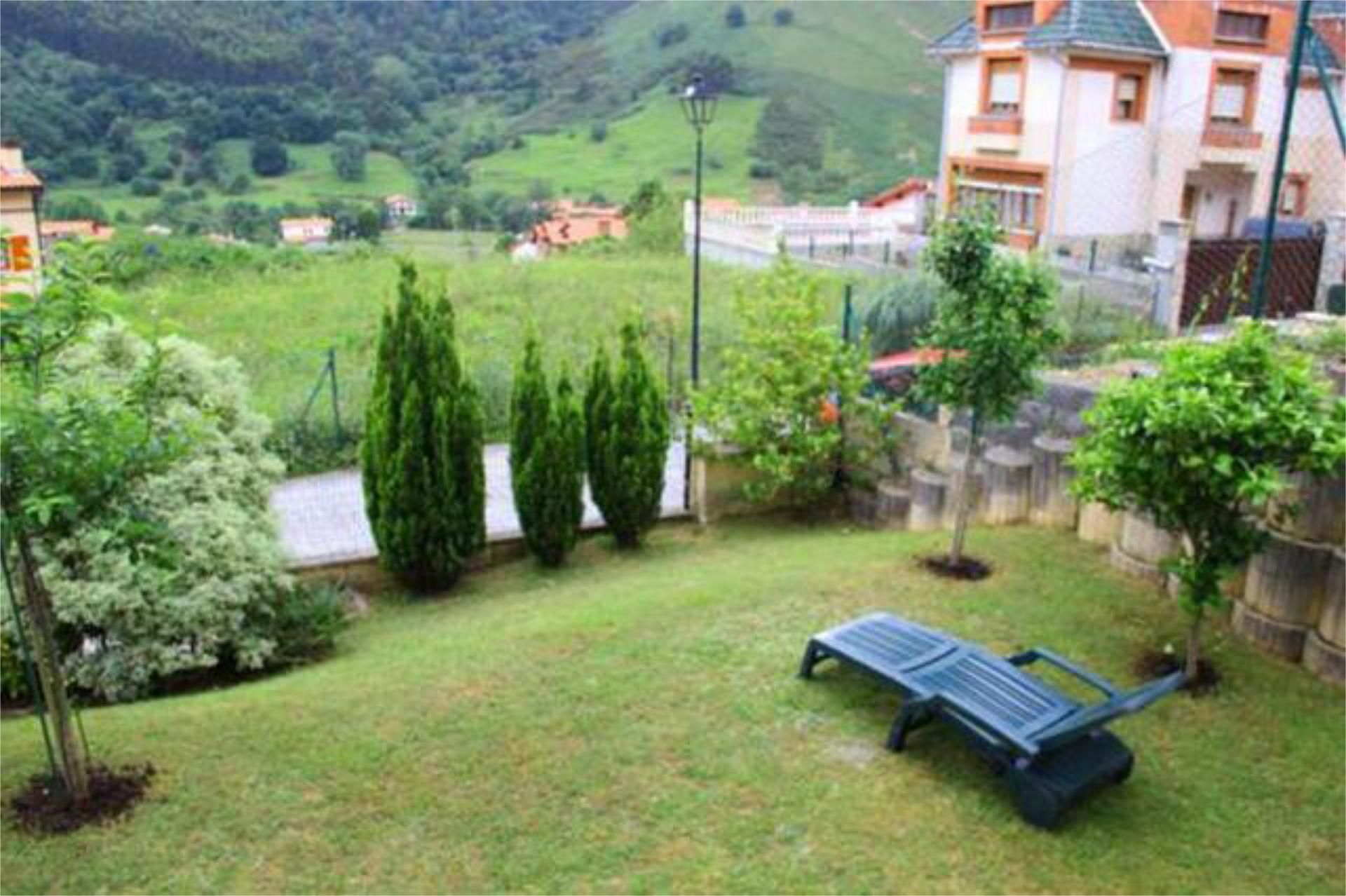 Jardí de Casa o xalet en venda en Castro-Urdiales amb Terrassa i Piscina