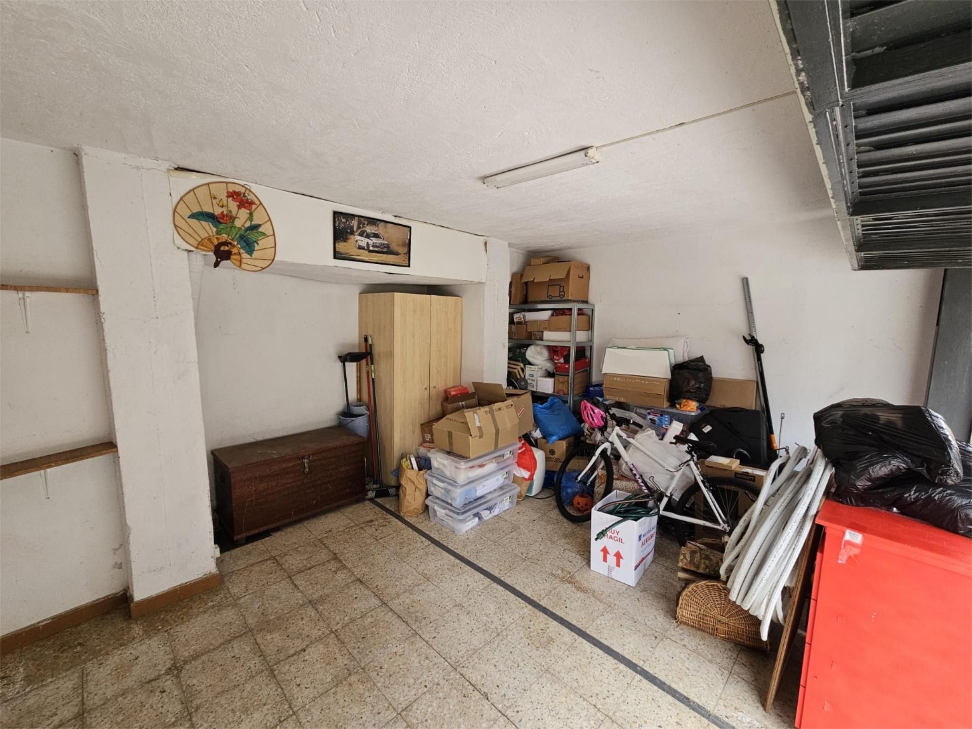 Garage for sale in Berango