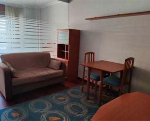 Sala d'estar de Estudi de lloguer en Vigo  amb Calefacció i Moblat