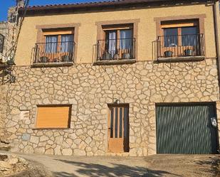 Exterior view of Single-family semi-detached for sale in Segura de Toro  with Terrace, Furnished and Oven