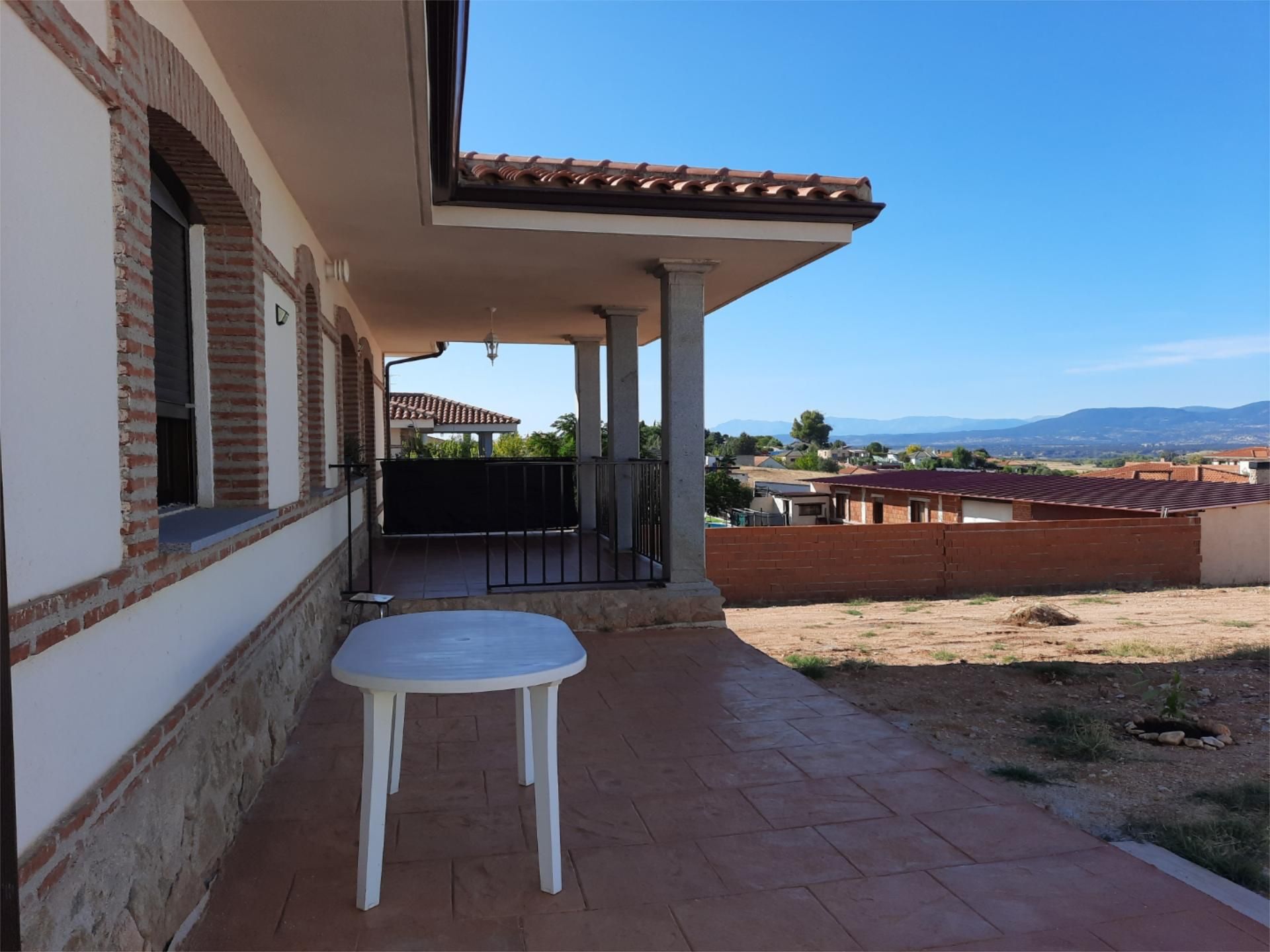 Terrace of House or chalet for sale in Lucillos  with Air Conditioner, Private garden and Terrace