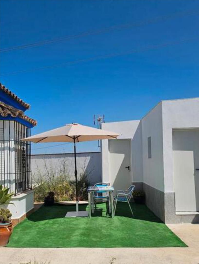Vista exterior de Casa o chalet de alquiler en Conil de la Frontera con Jardín privado, Terraza y Amueblado