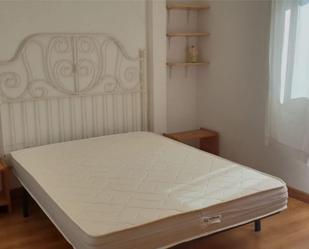 Bedroom of Attic to share in Barberà del Vallès  with Air Conditioner, Heating and Furnished