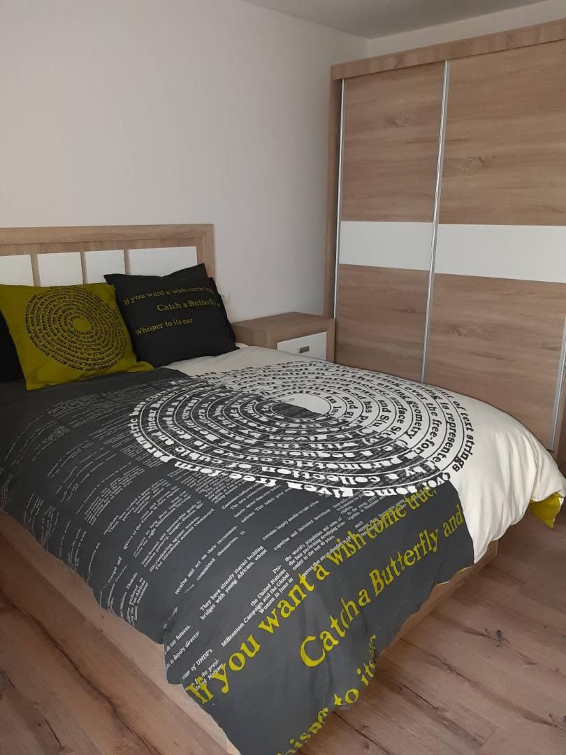 Dormitori de Apartament de lloguer en Lugo Capital amb Calefacció, Parquet i Traster