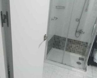 Bathroom of Flat to rent in Alcollarín  with Storage room