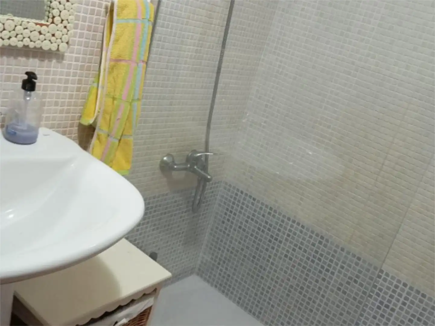Baño de Piso de alquiler en Águilas con Parquet, Terraza y Trastero