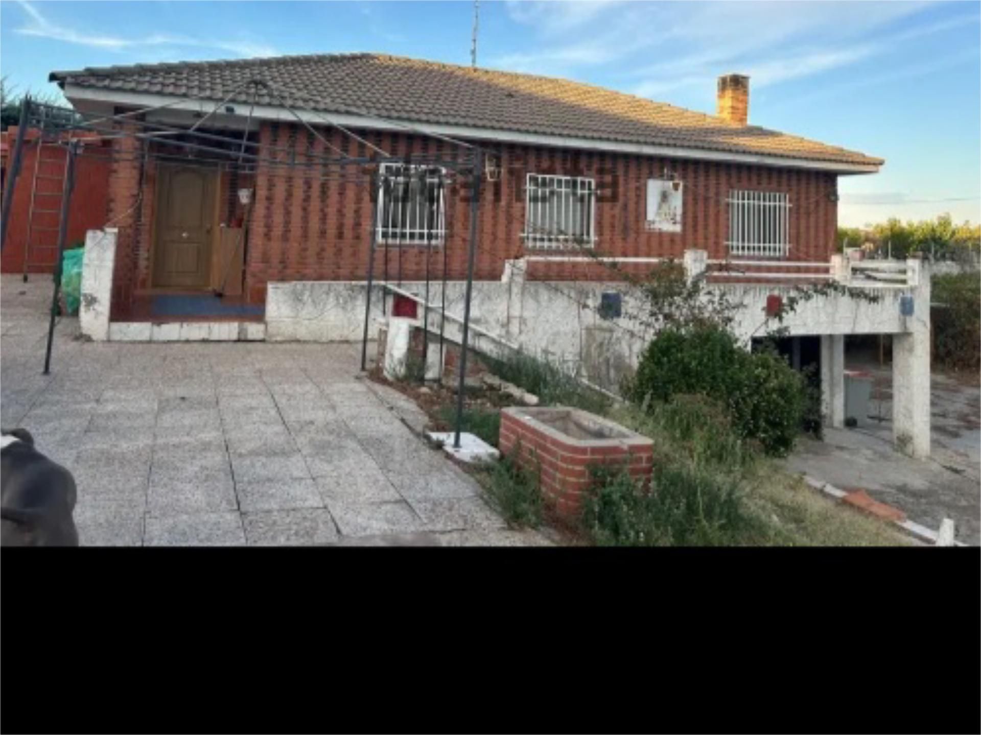 Vista exterior de Casa adosada en venda en Méntrida