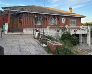 Vista exterior de Casa adosada en venda en Méntrida