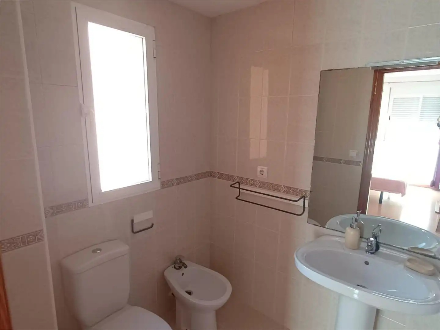 Bany de Apartament de lloguer en Alicante / Alacant amb Jardí privat, Terrassa i Piscina