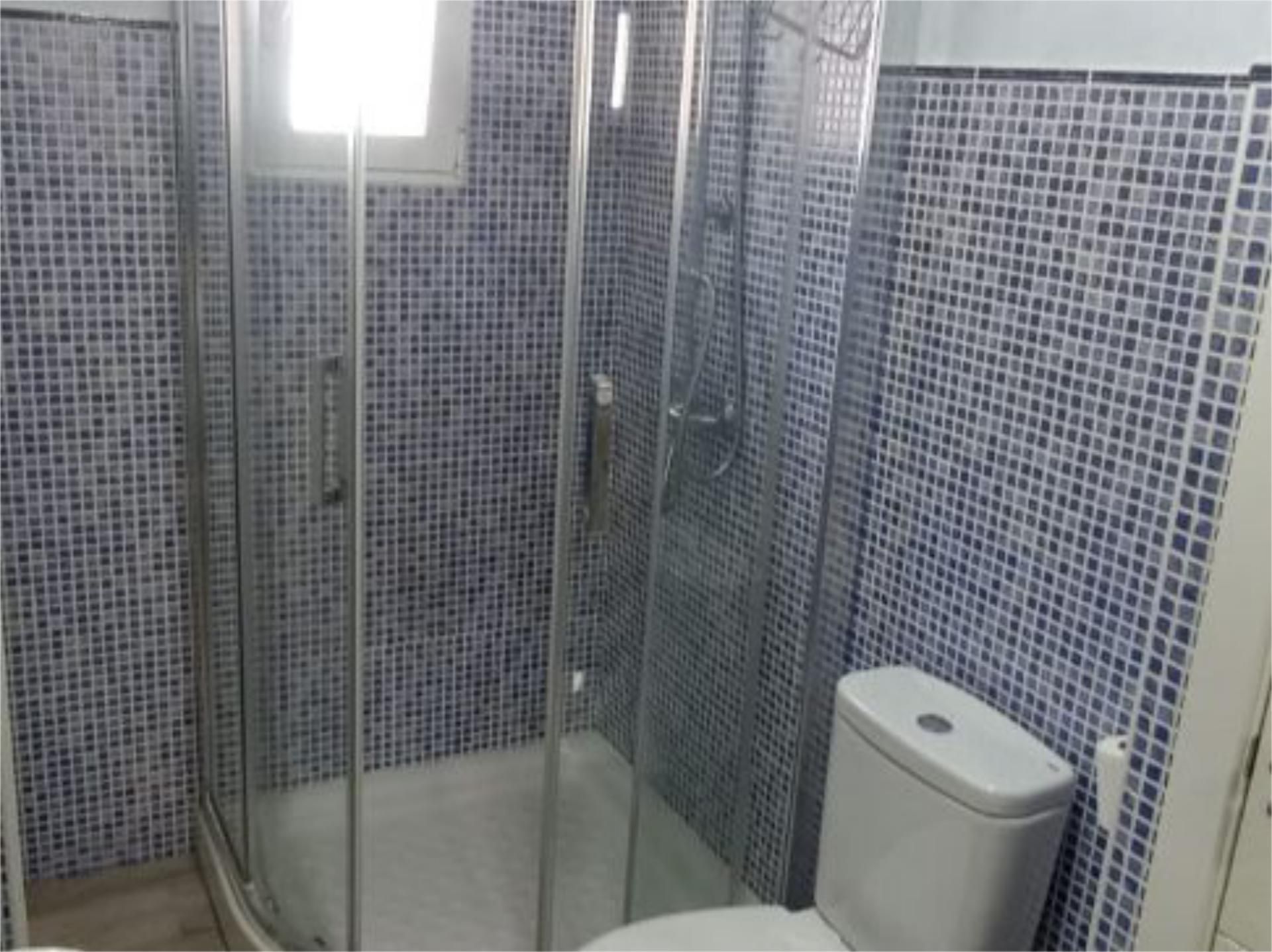 Bathroom of Flat to rent in Andújar  with Air Conditioner, Furnished and Balcony