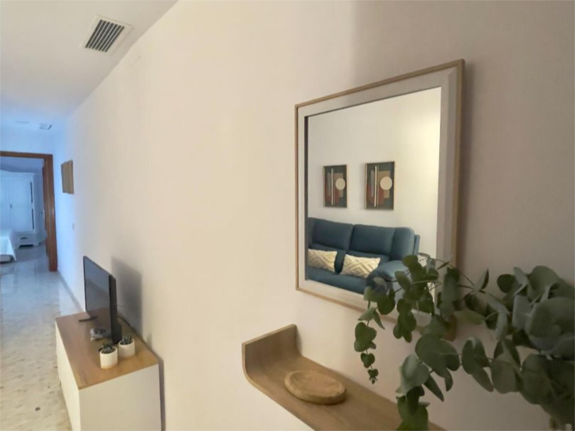 Sala d'estar de Apartament de lloguer en  Sevilla Capital amb Aire condicionat, Calefacció i Moblat