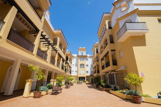 Piso en Alquiler en Avenida Quinto Centenario, 92 en V Centenario - Piletas - Capuchinos