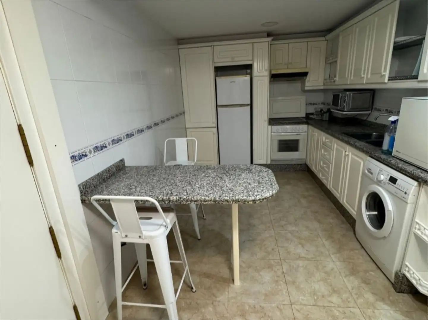 Study for rent in Carrer de Pablo Iglesias, 3, Zona Avenida del Mar Kitchen of Study for rent in Castellón de la Plana / Castelló de la Plana with Air Conditioner, Heating and Furnished