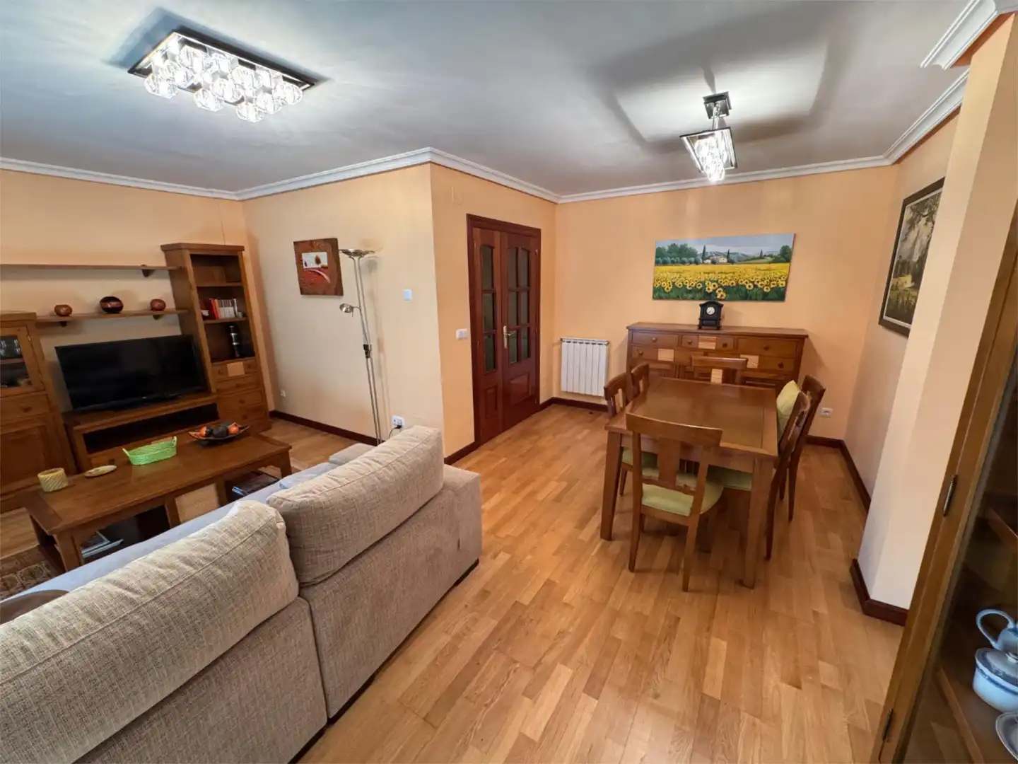 Houses for sale in Avenida del Órbigo, Santa María del Páramo Living room of Houses for sale in Santa María del Páramo with Heating, Private garden and Parquet flooring
