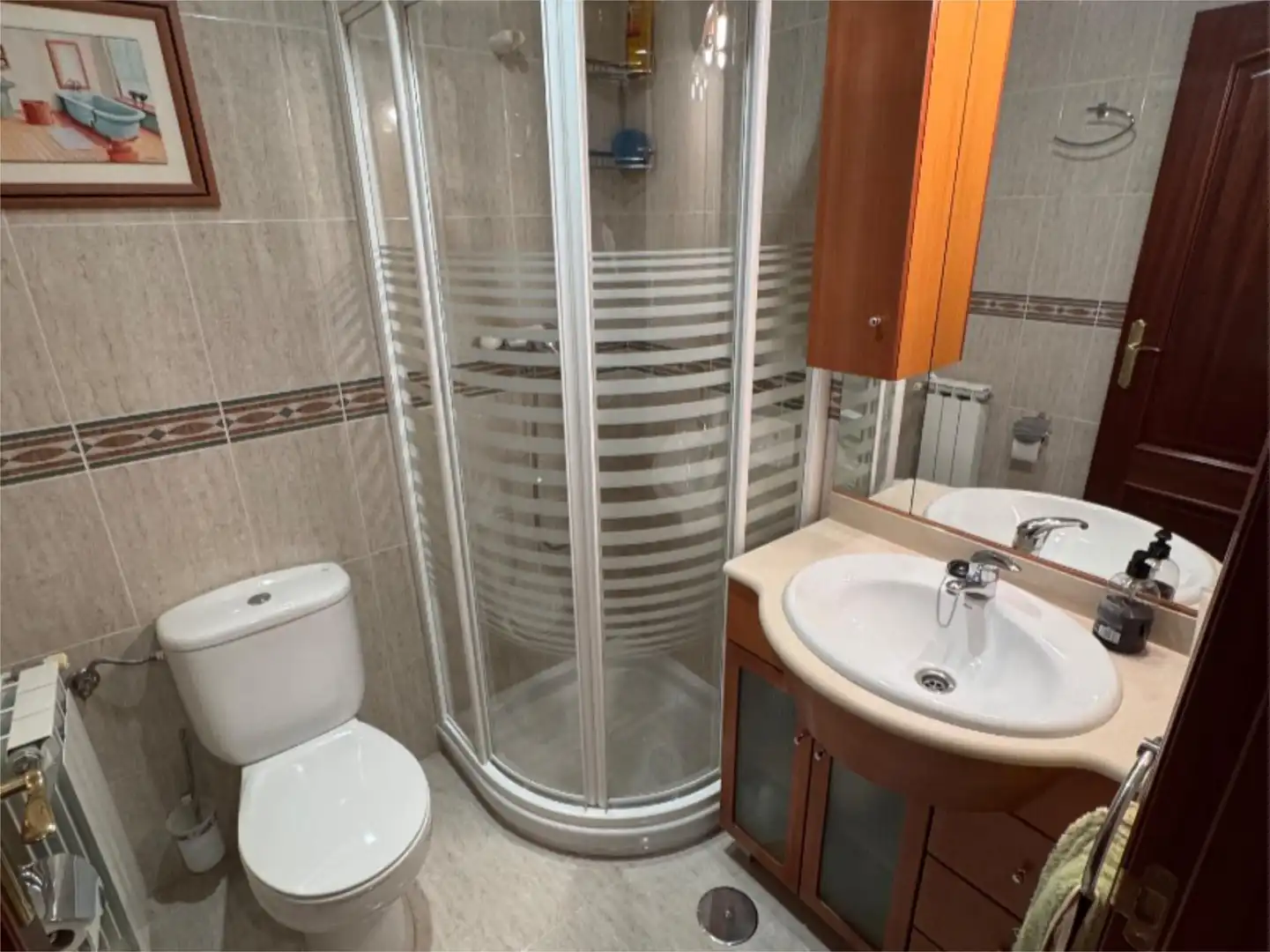 Houses for sale in Avenida del Órbigo, Santa María del Páramo Bathroom of Houses for sale in Santa María del Páramo with Heating, Private garden and Parquet flooring
