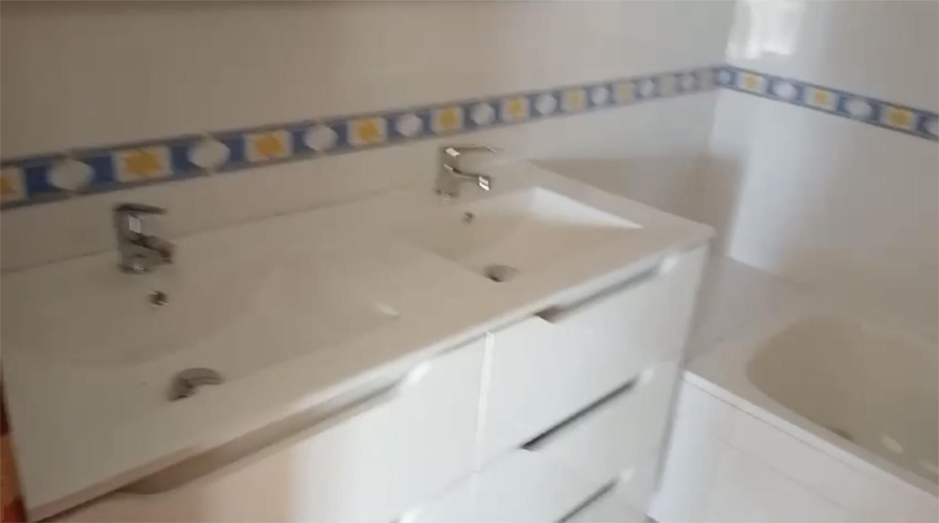 Bany de Casa adosada en venda en Bormujos amb Aire condicionat