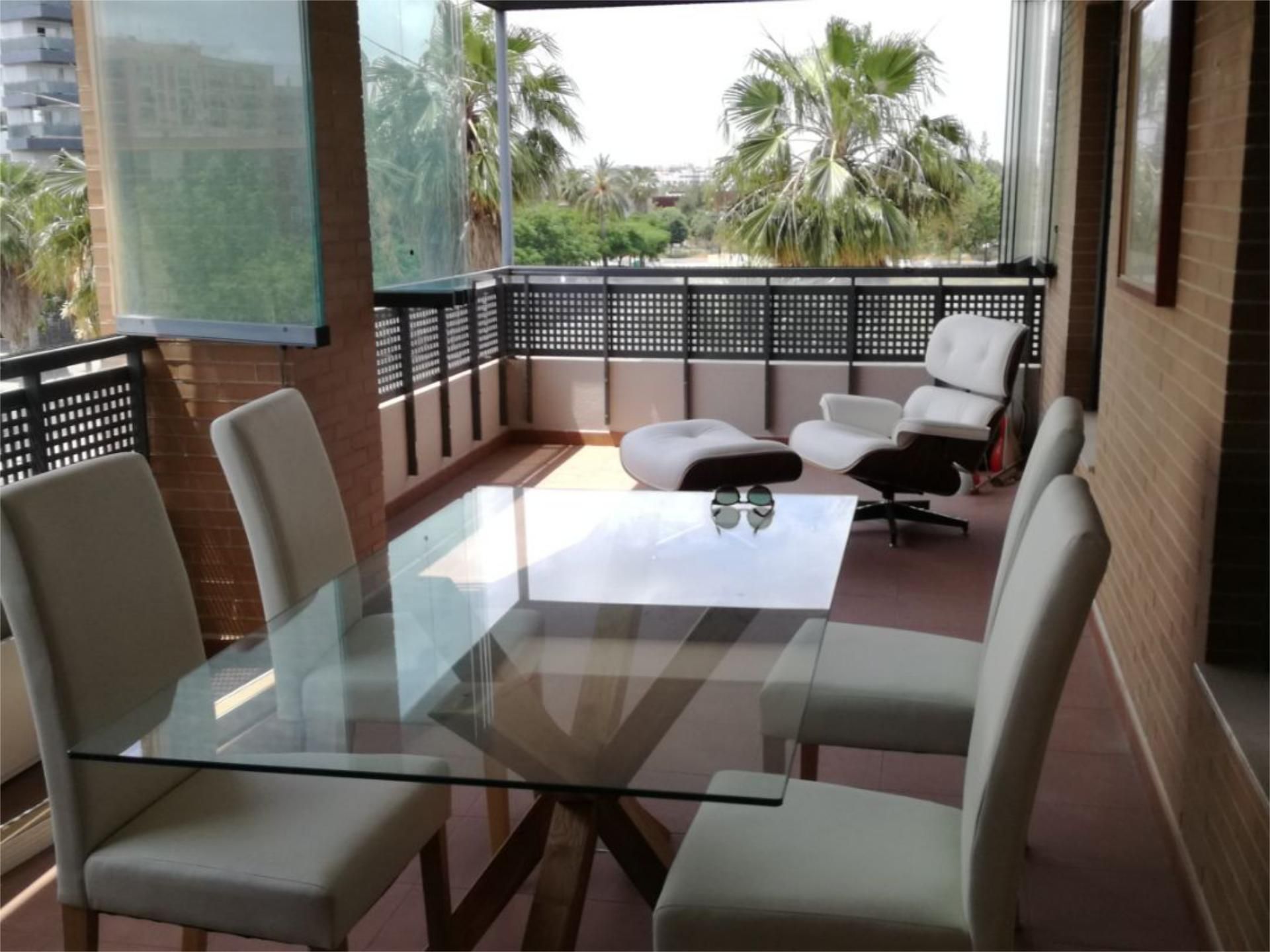 Terrace of Flat to rent in  Valencia Capital  with Air Conditioner, Heating and Private garden