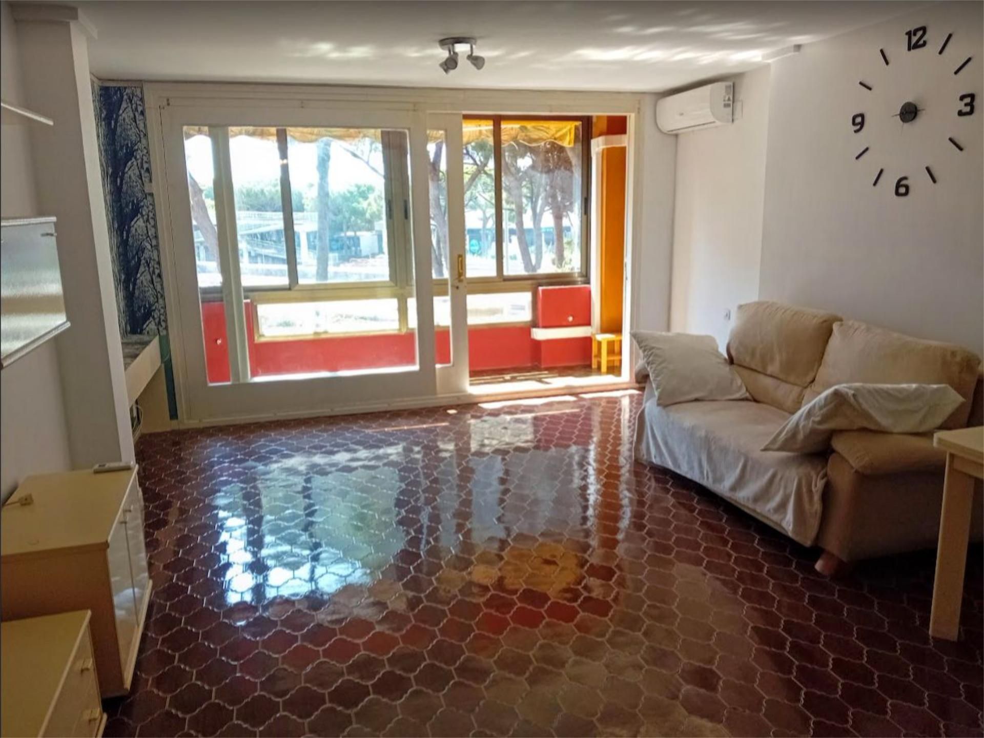 Living room of Flat to rent in Gavà  with Air Conditioner, Heating and Private garden