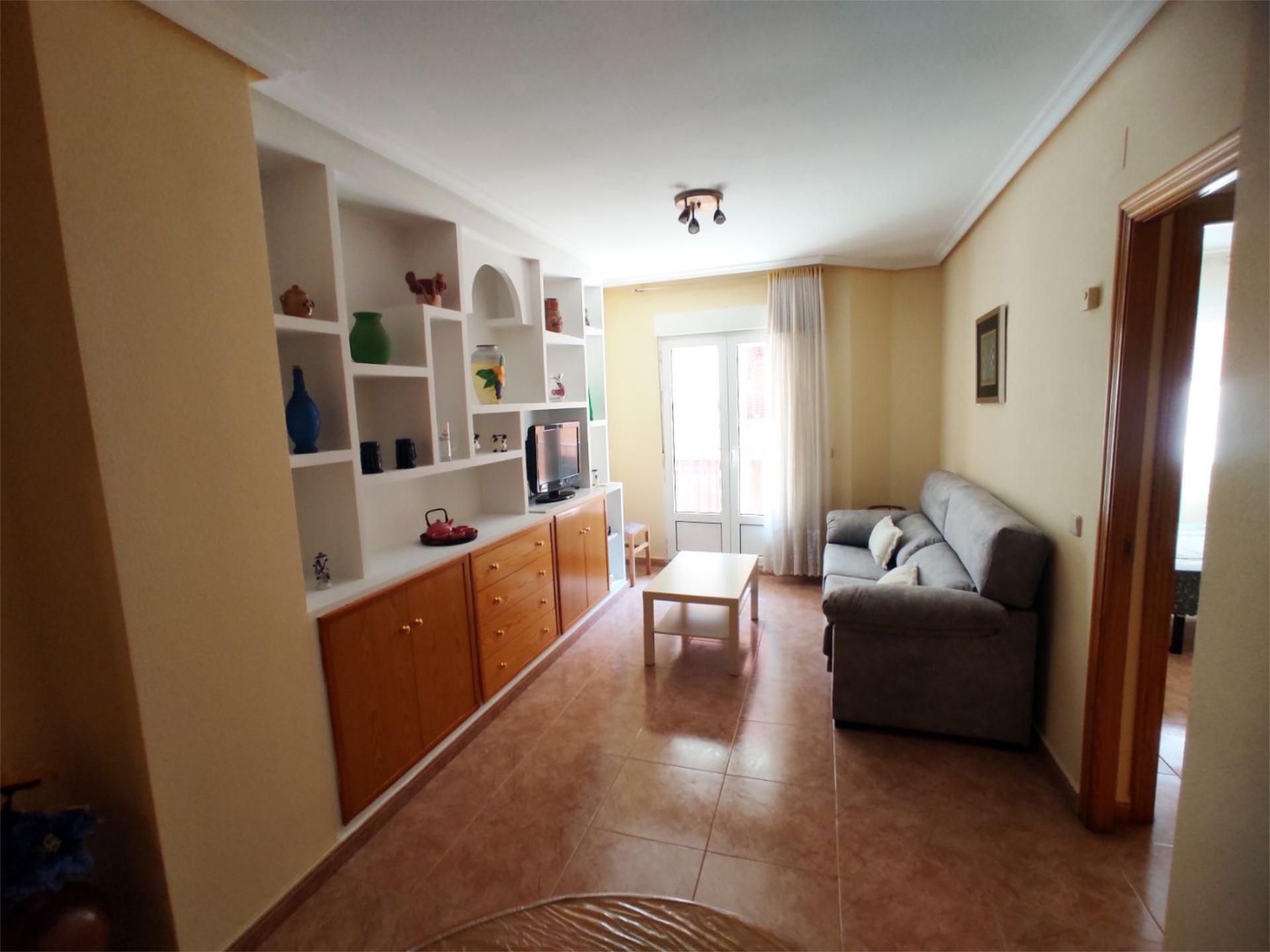 Sala d'estar de Pis de lloguer en Las Navas del Marqués  amb Calefacció, Terrassa i Moblat