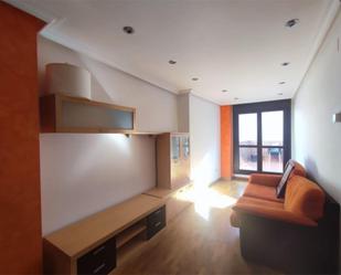 Sala d'estar de Pis en venda en Llanera amb Parquet, Terrassa i Moblat