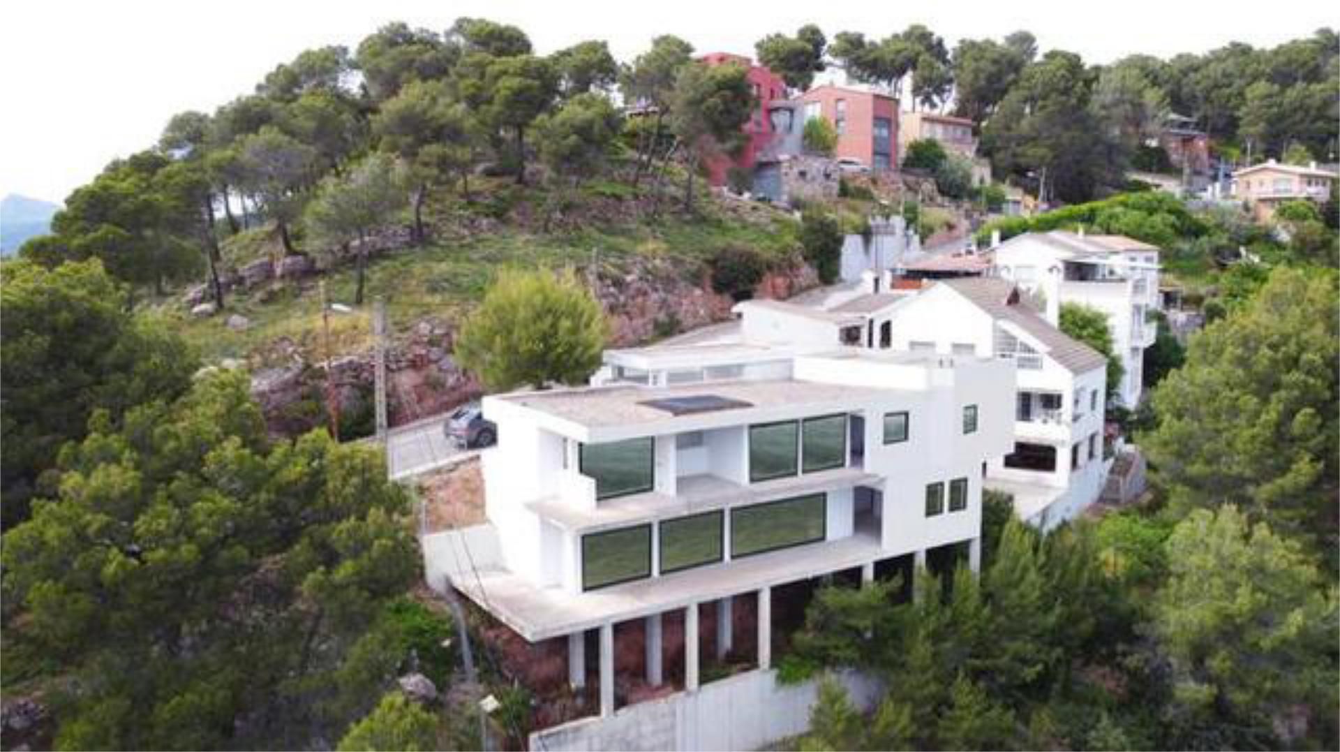 Vista exterior de Casa adosada en venda en Castellar del Vallès amb Terrassa