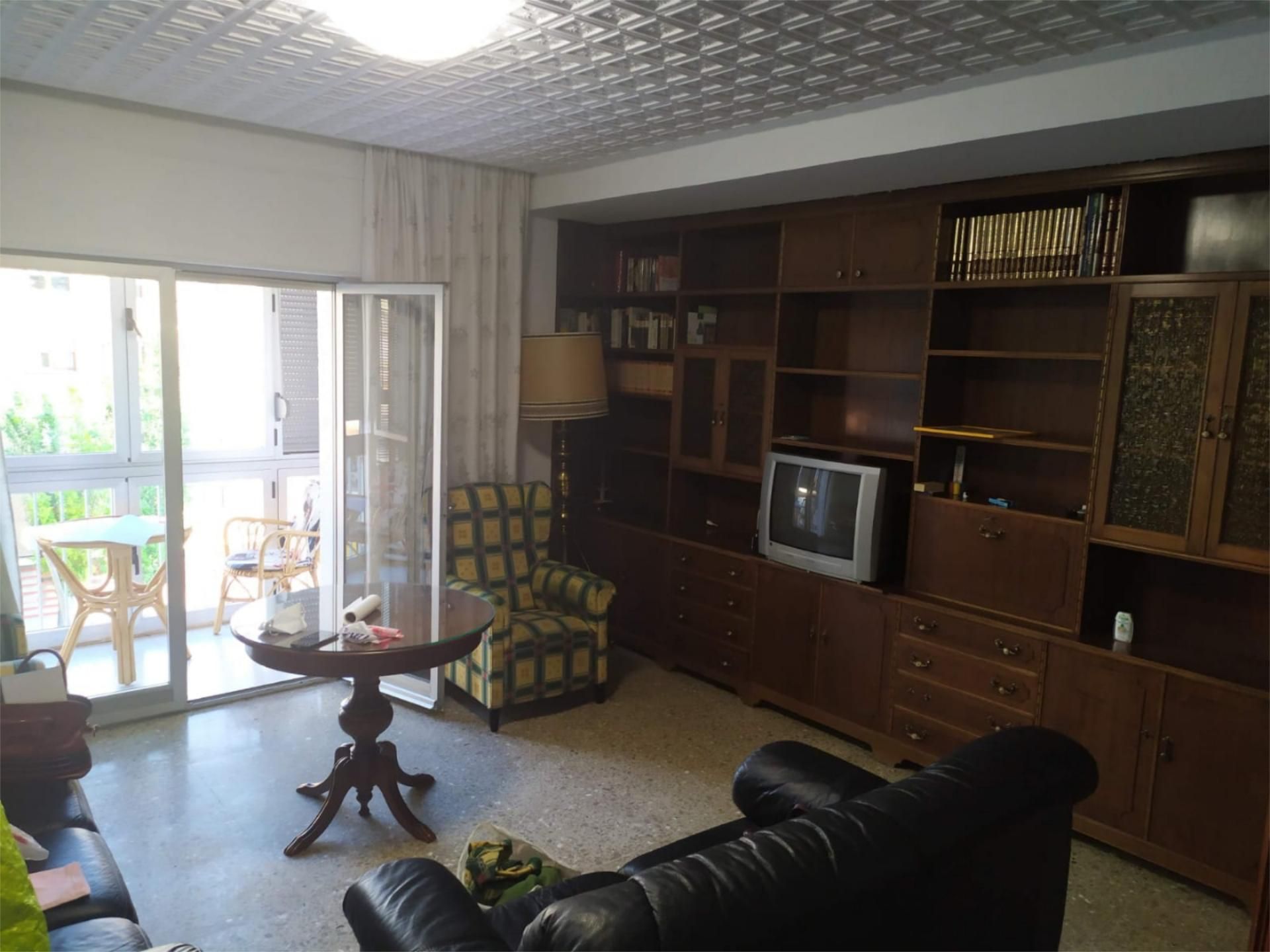 Living room of Flat to rent in Cuenca Capital  with Heating, Parquet flooring and Furnished
