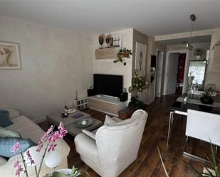 Sala d'estar de Pis en venda en Villanueva de la Cañada amb Aire condicionat i Balcó