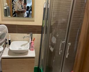Bany de Apartament de lloguer en Badajoz Capital amb Aire condicionat, Moblat i Balcó