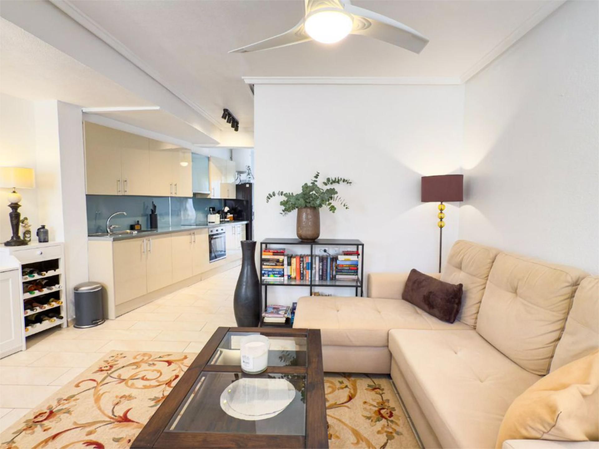 Living room of Flat for sale in Guardamar del Segura  with Air Conditioner, Private garden and Terrace