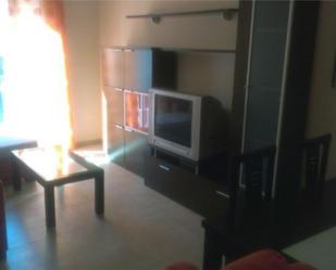 Sala d'estar de Apartament en venda en Torrijos amb Calefacció, Terrassa i Traster