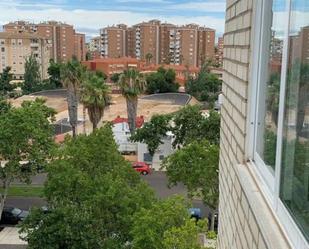 Vista exterior de Pis per a compartir en Badajoz Capital amb Aire condicionat, Calefacció i Parquet