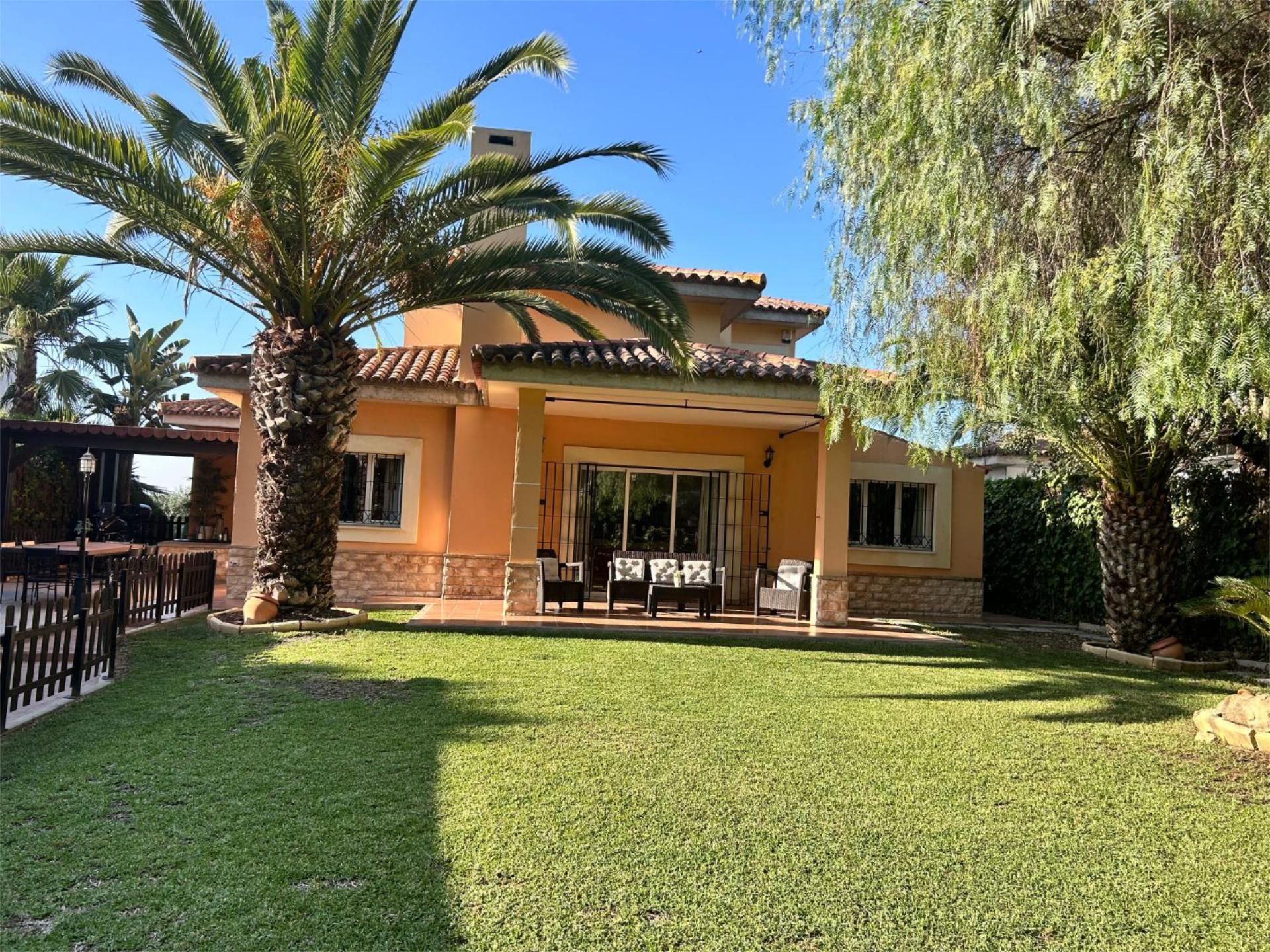 House or chalet for sale in Calle Cedro, 30, Bollullos de la Mitación
