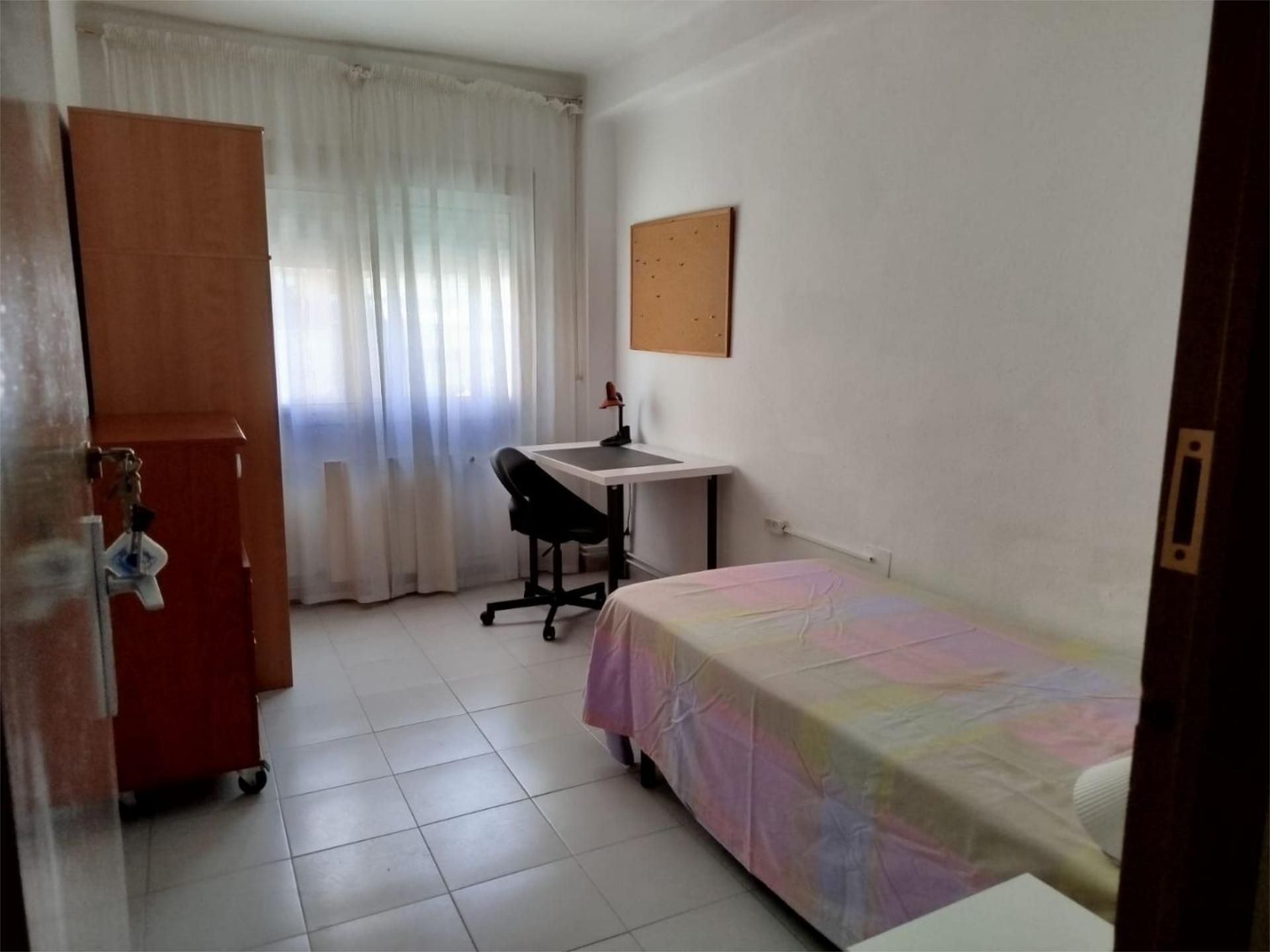 Bedroom of Flat to share in Reus  with Heating, Furnished and Balcony