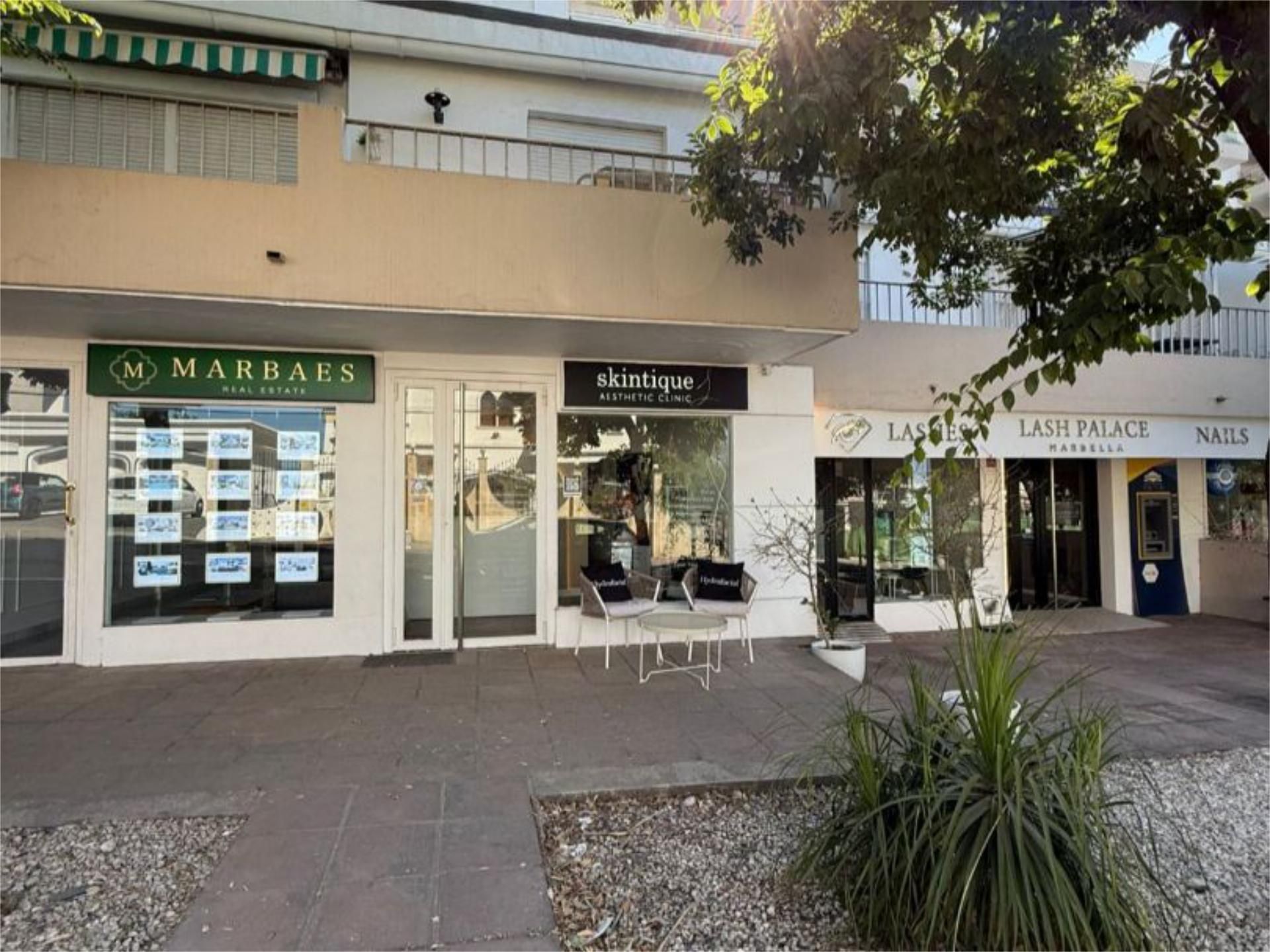 Local en traspas en Marbella amb Aire condicionat i Moblat