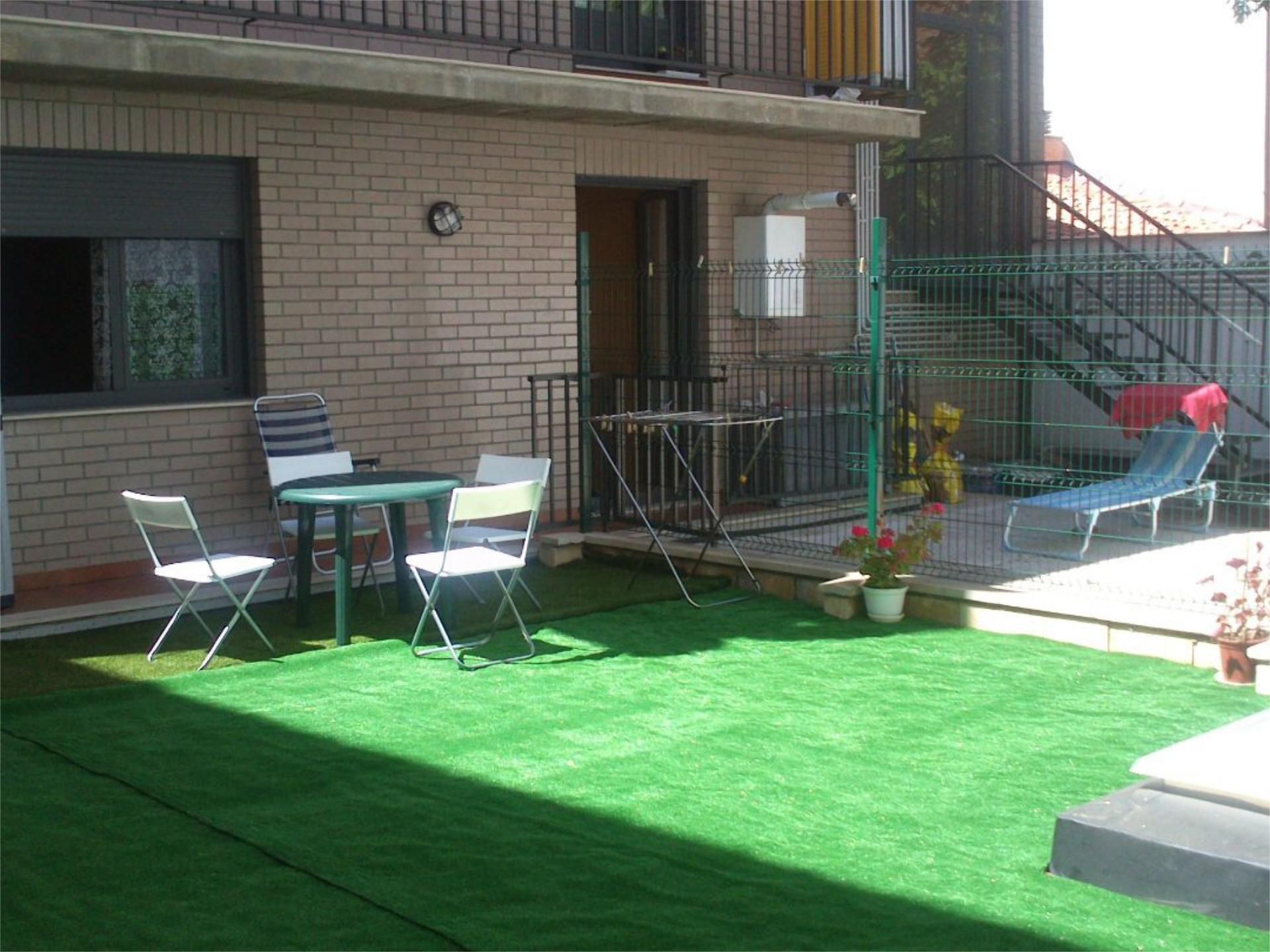 Terrassa de Apartament de lloguer en León Capital  amb Calefacció, Jardí privat i Parquet