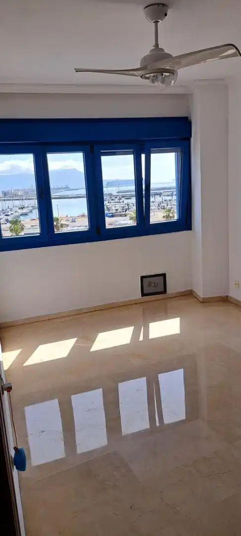 Flat for sale in Paseo Victoria Eugenia, 19, Pescadores - Saladillo Bedroom of Flat for sale in Algeciras