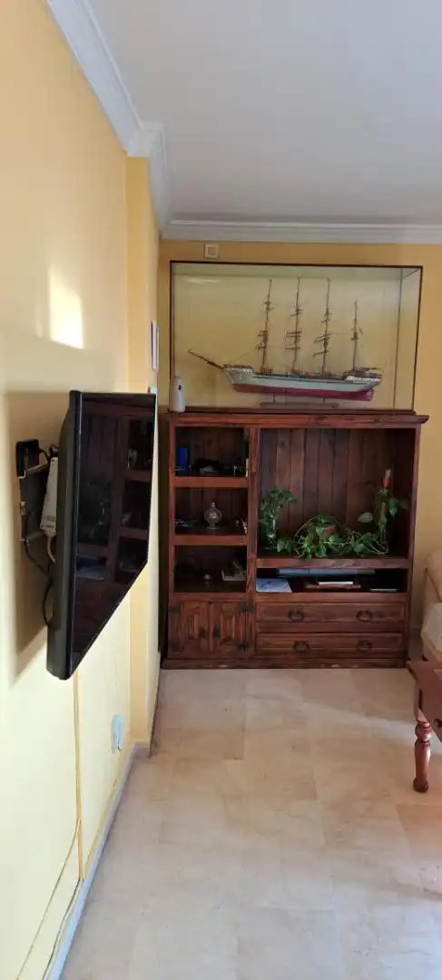 Flat for sale in Paseo Victoria Eugenia, 19, Pescadores - Saladillo Living room of Flat for sale in Algeciras