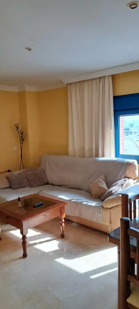 Flat for sale in Paseo Victoria Eugenia, 19, Pescadores - Saladillo Living room of Flat for sale in Algeciras