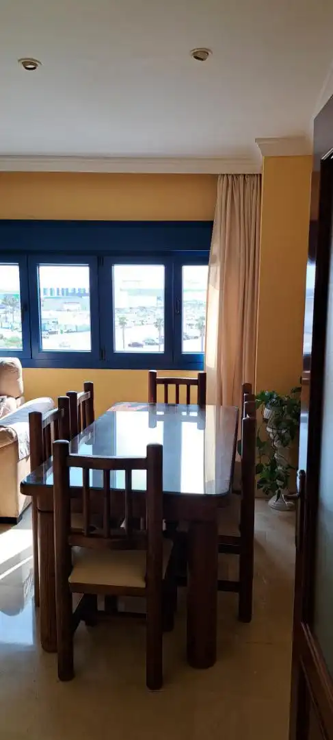 Flat for sale in Paseo Victoria Eugenia, 19, Pescadores - Saladillo Dining room of Flat for sale in Algeciras