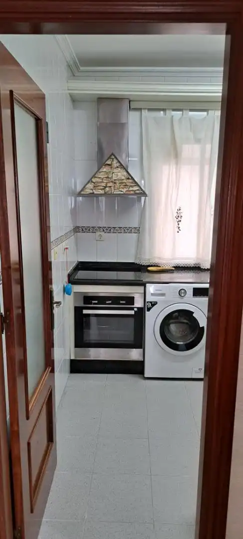 Flat for sale in Paseo Victoria Eugenia, 19, Pescadores - Saladillo Kitchen of Flat for sale in Algeciras