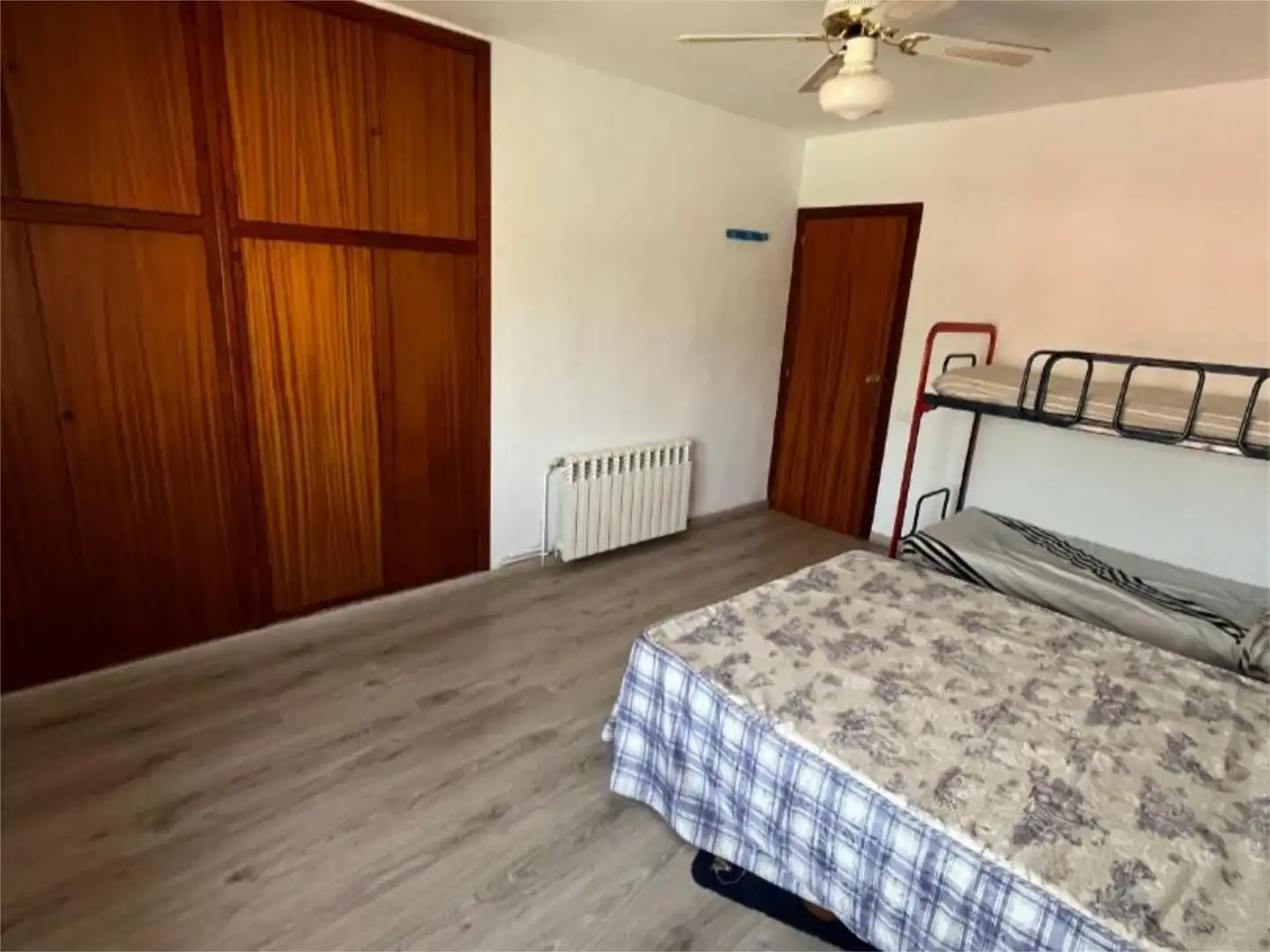 Flat for sale in Partida Fileta de Ramell, 112, El Grao Bedroom of Flat for sale in Castellón de la Plana / Castelló de la Plana with Air Conditioner, Terrace and Swimming Pool