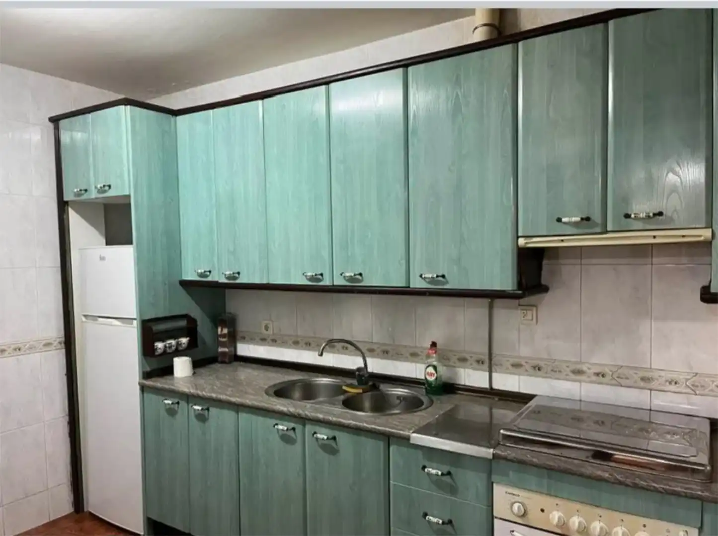 Houses for sale in Carretera Salamanca, 14, Ladrillar Kitchen of Houses for sale in Ladrillar with Balcony