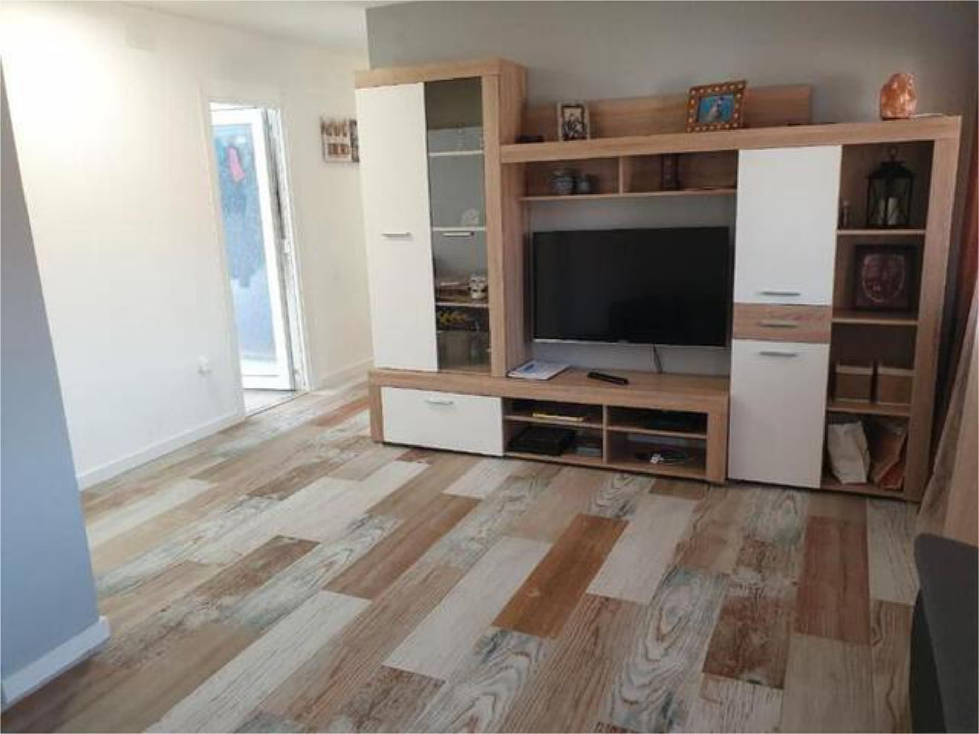 Sala d'estar de Pis de lloguer en Calahorra amb Calefacció, Terrassa i Moblat